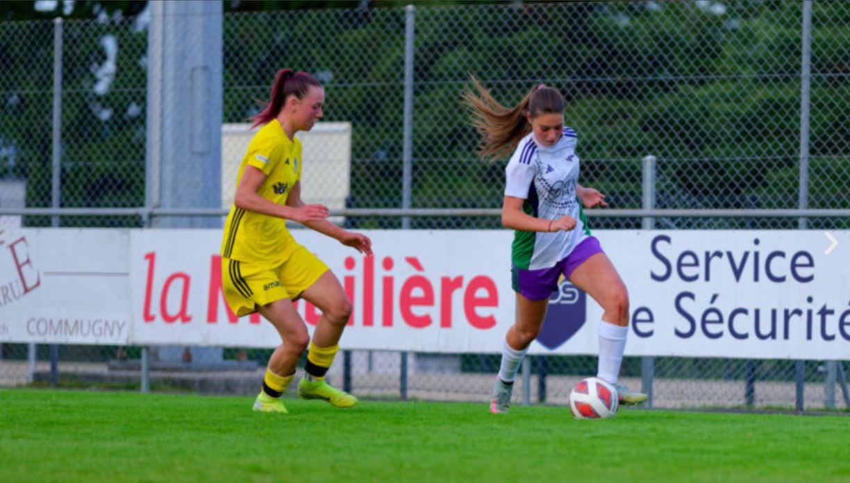 Première équipe féminine de l'USTS en action